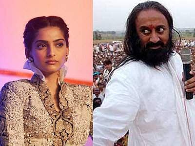 സ്വവര്‍ഗാനുരാഗത്തെക്കുറിച്ചുള്ള ശ്രീ ശ്രീ രവിശങ്കറിന്റെ നിലപാട് മണ്ടത്തരമെന്ന് സോനം കപൂര്‍; രൂക്ഷ വിമര്‍ശനവുമായി ബോളിവുഡ് സുന്ദരികള്‍