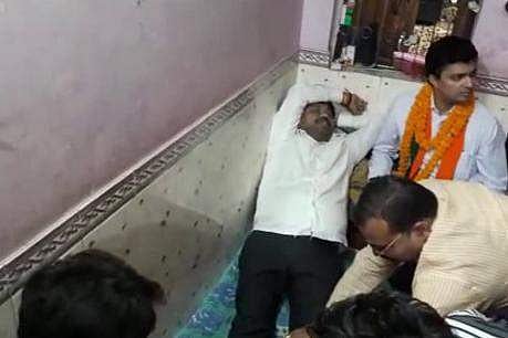 പാര്‍ട്ടി പ്രവര്‍ത്തകരെ കൊണ്ട് കാല്‍ കഴുകിച്ച് ബിജെപി മന്ത്രി; വീഡിയോ വൈറല്‍