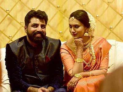 ആര്‍ ജെ ഷാനും നടി പാര്‍വതിയും വിവാഹിതരായി 