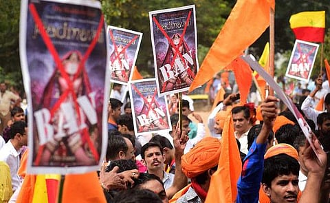 പത്മാവതിയെ സെന്‍സര്‍ ബോര്‍ഡും കൈകാര്യം ചെയ്യുന്നു; റിലീസ് വൈകും