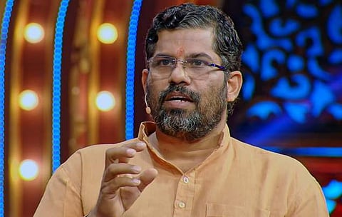 'ഇടതുപക്ഷത്തിനേ മതങ്ങളെ ശുദ്ധീകരിക്കാനാവൂ'; ഇടത് രാഷ്ട്രീയത്തില്‍ പ്രതീക്ഷയര്‍പ്പിച്ച് സ്വാമി സന്ദീപാനന്ദഗിരി
