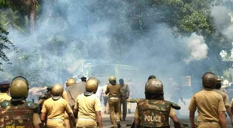 ഗെയ്ല്‍ സമരക്കാര്‍ക്ക് ബാഹ്യസഹായമുണ്ടോയെന്നും സംശയം; സമരത്തിനെതിരെ എം സ്വരാജ്