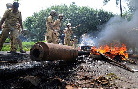 അലൈന്‍മെന്റ് മാറ്റില്ലെന്ന് ഉറപ്പിച്ച് ഗെയില്‍; പുതിയ അലൈന്‍മെന്റ് ഖജനാവിന് നഷ്ടമുണ്ടാക്കും, പദ്ധതി വൈകിപ്പിക്കും