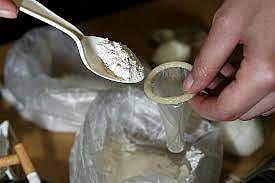 ലിംഗ വലുപ്പം കണ്ട് ഞെട്ടി; പരിശോധിച്ചപ്പോള്‍ കണ്ടത് നൂറ് ഗ്രാം ഹെറോയിന്‍