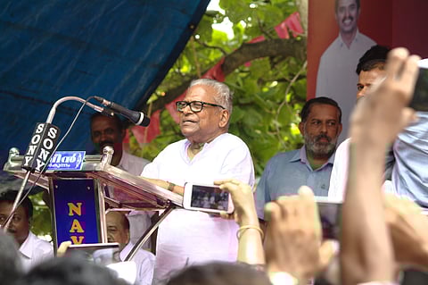 യുഡിഎഫ് നേതാക്കളുടെ തട്ടാമുട്ട് ന്യായങ്ങള്‍ പ്രബുദ്ധകേരളത്തിന്റെ മുഖത്ത് തുപ്പുന്നതിന് തുല്യം: വിഎസ്