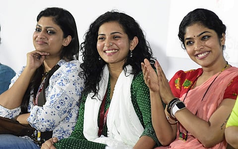 ഐഎഫ്എഫ്‌കെ ഓപ്പണ്‍ ഫോറത്തിനിടെ റിമ കല്ലിങ്കല്‍, പാര്‍വതി, ഗീതു മോഹന്‍ദാസ് എന്നിവര്‍/ ബിപി ദിപു, എക്‌സ്പ്രസ്‌