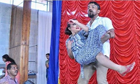 മംഗളം പ്രസിദ്ധീകരിച്ച ചിത്രം