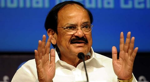 അമ്മയെ അല്ലാതെ നിങ്ങള്‍ ആരെയാണ് വന്ദിക്കുക അഫ്‌സല്‍ ഗുരുവിനെയോ? വന്ദേമാതരം വിളിക്കാന്‍ മടിക്കുന്നവരെ വിമര്‍ശിച്ച് ഉപരാഷ്ട്രപതി