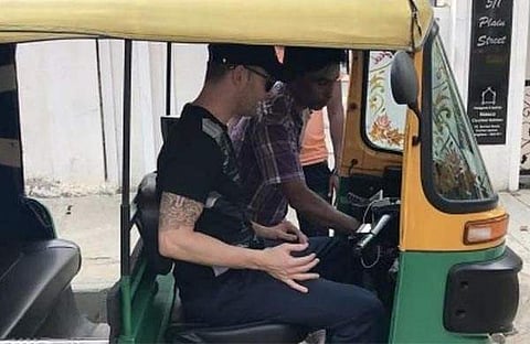 ക്ലാര്‍ക്കിനിണങ്ങാത്ത ടുക്കു ടുക്കു ഉണ്ടോ?