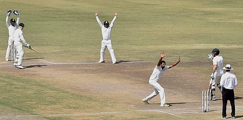 റാഞ്ചിയില്‍ മാര്‍ഷും ഹാന്‍ഡ്‌സ്‌കോമ്പും ഓസ്‌ട്രേലിയയെ രക്ഷിച്ചു; ടെസ്റ്റ് സമനിലയില്‍