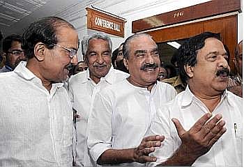 കെ എം മാണി യുഡിഎഫിലേക്ക് മടങ്ങി വരണം;ഉമ്മന്‍ചാണ്ടിയും ചെന്നിത്തലയും 