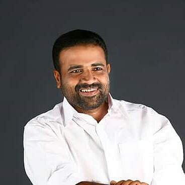 രാഹുല്‍ ഗാന്ധിക്കെതിരെ യൂത്ത് കോണ്‍ഗ്രസ് നേതാവ്; റോമാ സാമ്രാജ്യം കത്തിയെരിയുമ്പോള്‍ നേതൃത്വം വീണ വായിക്കുന്നു 