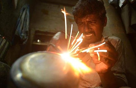 തൊഴിലവസരങ്ങള്‍ കുറയുന്നു, മെയ്ക്ക് ഇന്‍ ഇന്ത്യ ഫലം ചെയ്യുന്നില്ലെന്ന് ആശങ്ക