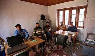 ശ്രീനഗര്‍ ലോക്‌സഭാ തെരഞ്ഞെടുപ്പില്‍ പോളിംഗ് രണ്ട് ശതമാനം