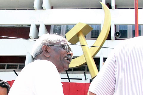 സബ് കളക്ടര്‍ വെറും ചെറ്റ, കളക്ടര്‍ കഴിവുകെട്ടവന്‍;വീണ്ടും അസഭ്യവര്‍ഷവുമായി എം.എം.മണി