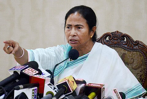 കേന്ദ്രസര്‍ക്കാര്‍ പദ്ധതികളുടെ പേര് മാറ്റി ബംഗാള്‍ സര്‍ക്കാര്‍, മമതാ ബാനര്‍ജി രാമക്ഷേത്രം തകര്‍ത്ത ബാബറെന്ന് ബിജെപി നേതാവ്