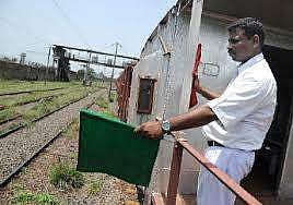 ട്രെയിനില്‍ ഇനി പച്ചക്കൊടി കാണിക്കാന്‍ ഗാര്‍ഡ് ഉണ്ടാകില്ല