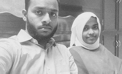 കോടതി ഹാദിയ പറയുന്നത് കേള്‍ക്കാത്തതെന്ത്; ഹൈക്കോടതി ഉത്തരവിനെതിരെ വ്യാപക വിമര്‍ശനം