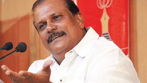 തൊഴിലാളികള്‍ക്കു നേരെ തോക്കൂ ചൂണ്ടി പിസി ജോര്‍ജിന്റെ അസഭ്യ വര്‍ഷം