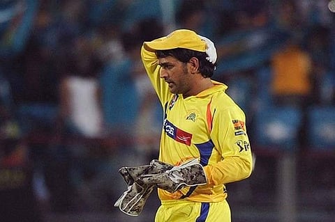 ധോനിയുടെ ശമ്പള വിവരങ്ങള്‍ പുറത്തുവിട്ട് ലളിത് മോദി; വര്‍ഷം നൂറിലധികം കോടി നേടുന്ന ധോനിക്കെന്തിന് ഈ ജോലി ?