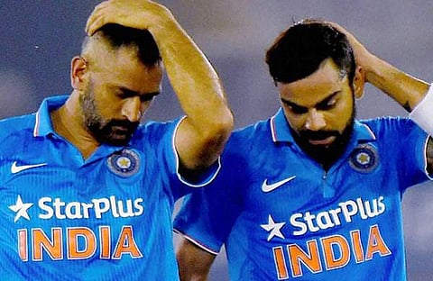 വിരമിച്ചിട്ടും ധോണിക്ക് എ ഗ്രേഡ് കോണ്‍ട്രാക്റ്റ്;  ബിസിസിഐക്കെതിരെ ഗുരുതര ആരോപണങ്ങളുമായി രാമചന്ദ്ര ഗുഹയുടെ രാജിക്കത്ത്  