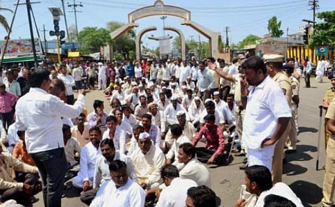 മധ്യപ്രദേശില്‍ കര്‍ഷകരുടെ പ്രക്ഷോഭത്തിനു നേരെയുണ്ടായ വെടിവെപ്പ്; മൂന്ന് മരണം