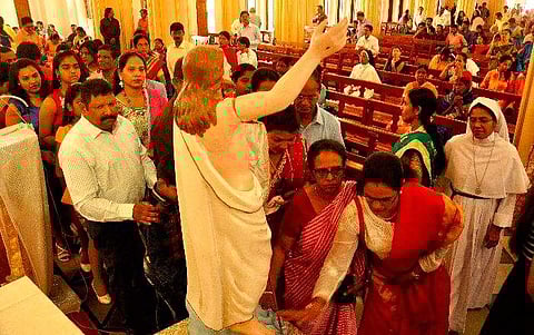 യേശു ക്രിസ്തുവിനെ രാക്ഷസനാക്കി ഗുജറാത്തിലെ പാഠപുസ്തകം