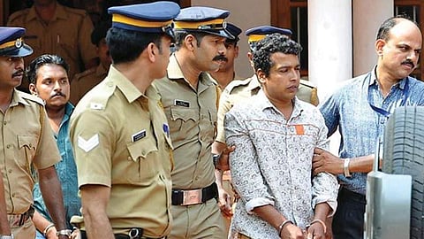 സുനില്‍കുമാറിന്റെ അമ്മയുടെ രഹസ്യമൊഴി രേഖപ്പെടുത്തി; അറിയാവുന്ന സത്യങ്ങള്‍ പറഞ്ഞെന്ന് അമ്മ