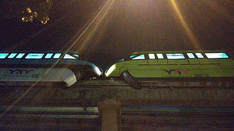 രണ്ട് ട്രെയിനുകള്‍ മുഖാമുഖം, കൂട്ടിയിടി അല്ലെന്ന് അധികൃതര്‍; പിന്നെന്താണ്? 