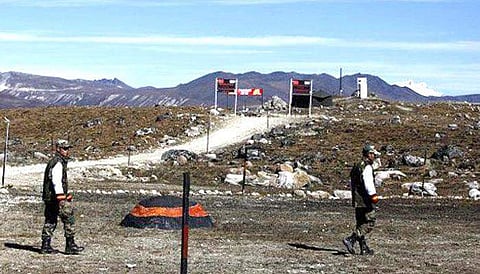 ലഡാക്കില്‍ അതിക്രമിച്ചു കയറാനുള്ള ചൈനീസ് നീക്കം;  കല്ലേറില്‍ സൈനികര്‍ക്ക് പരുക്ക്