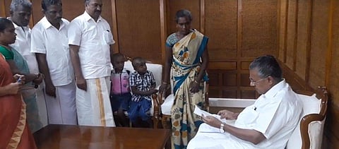 മുരുകന്റെ കുടുംബത്തിനു സര്‍ക്കാര്‍ പത്തു ലക്ഷം രൂപ സഹായ ധനം നല്‍കും