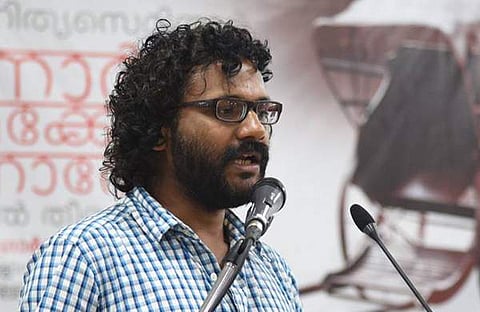 കൈയടിക്കേണ്ടത് ഉത്തരേന്ത്യന്‍ പ്രേക്ഷകരുടെ വലിയ മനസ്സിനാണ്; ഒരു സണ്ണി ലിയോണ്‍ ഫാനിന് മലയാളികളോടു പറയാനുള്ളത്