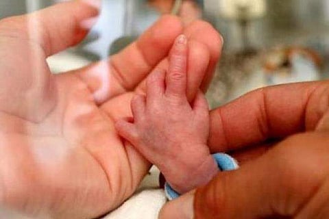 ഡെല്‍ഹിയിലെ സര്‍ക്കാര്‍ ആശുപത്രിയിലും നവജാതശിശു ഓക്‌സിജന്‍ കിട്ടാതെ മരിച്ചു