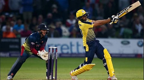 അഫ്രീദിയുടെ ബാറ്റിനു ഭ്രാന്തു പിടിച്ചു; 42 പന്തില്‍ നിന്ന് ഏഴു സിക്‌സ്, പത്ത് ഫോര്‍, 101 റണ്‍സ്