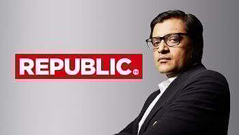 മലയാളിയോട് കളിക്കാന്‍ വയ്യ; റിപബ്ലിക് ചാനല്‍ റിവ്യു ഓപ്ഷന്‍ എടുത്തുമാറ്റി