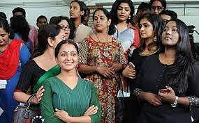 ചലചിത്ര പുരസ്‌കാര വേദിയില്‍ ആക്രമിക്കപ്പെട്ട നടിക്ക് പിന്തുണയുമായി അവര്‍ ഒത്തുചേര്‍ന്നു