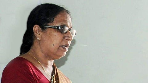 പി.സി ജോര്‍ജിനെതിരെ കേസെടുത്തതിന് പിന്നാലെ വനിതാ കമ്മീഷന് വധഭീഷണി; മനുഷ്യ വിസര്‍ജ്യം വരെ പാക്ക് ചെയ്ത് അയക്കുന്നുവെന്ന് എം.സി ജോസഫൈന്‍