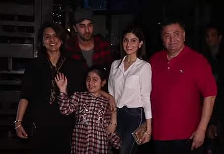 ആരാധികയുടെ നേര്‍ക്ക് രൂക്ഷ വിമര്‍ശനവുമായി ഋഷി കപൂര്‍; സാന്ത്വനിപ്പിച്ച്റണ്‍ബീര്‍  