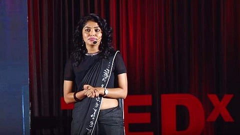 റിമാ, നിങ്ങള്‍ ഫെമിനിസ്റ്റുകള്‍ക്ക് നാണക്കേടാണ്; നടന്‍ പറയുന്നു