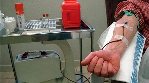 ശമ്പളത്തോടെ അവധി; സര്‍ക്കാര്‍ ഉദ്യോസ്ഥര്‍ക്ക് ഇനി രക്തം ദാനം ചെയ്യാം