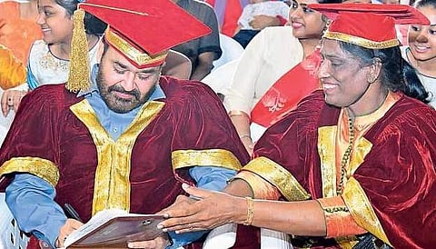 കലയുടെ മഹാപ്രവാഹത്തില്‍ ഒരു ഇലപോലെ ഒഴുകുകയാണ് ഞാന്‍: മോഹന്‍ലാല്‍ 