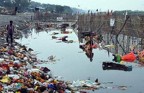 പുഴയില്‍ മാലിന്യം എറിയുന്നത് ക്രിമിനല്‍ കുറ്റമാക്കും, നിയമ നിര്‍മാണത്തിന് സര്‍ക്കാര്‍ ഒരുങ്ങുന്നു