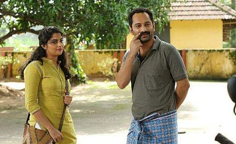 'ഫഹദ് ഫാസില്‍ അഭിനയിക്കുന്നത് കണ്ട് ഞാന്‍ ഡയലോഗ് വരെ മറന്നു പോയി; നിഖില വിമല്‍