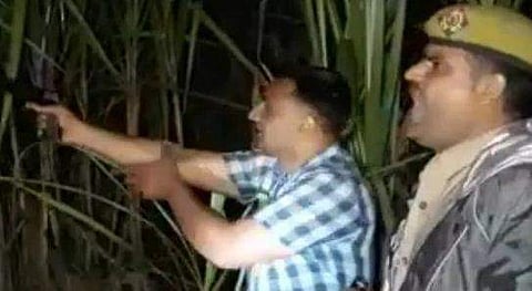 തോക്ക് കേടായി, വെടിവെക്കുന്ന ശബ്ദത്തിൽ മി​മി​ക്രി കാണിച്ച് കുറ്റവാളിയെ പേടിപ്പിക്കാൻ ശ്ര​മിച്ച് പൊലീസുകാരൻ