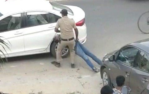 ജ​ഡ്ജിയുടെ ഭാര്യയ്ക്കും മകനും നേരെ സുരക്ഷാ ഉദ്യോ​ഗസ്ഥൻ വെടിയുതിർത്തു; മകന്റെ നില ​ഗുരുതരം, സുരക്ഷ ഉദ്യോ​ഗസ്ഥൻ അറസ്റ്റിൽ 