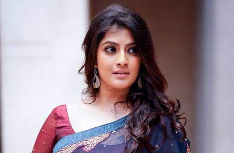 കണ്ടാല്‍ മാന്യൻമാർ എന്ന് തോന്നുന്നവർ യഥാർത്ഥത്തില്‍ അങ്ങനെയല്ല; മീ ടൂവില്‍ പ്രതികരിച്ച് നടി വരലക്ഷ്മി ശരത്കുമാർ 