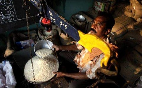 റേഷൻ കടകൾ ഇന്ന് തുറക്കും, സൗജന്യറേഷൻ വാങ്ങാം ; സൗജന്യ ഭക്ഷ്യധാന്യ കിറ്റിന്റെ രണ്ടാം ഘട്ട വിതരണം നാളെ മുതൽ