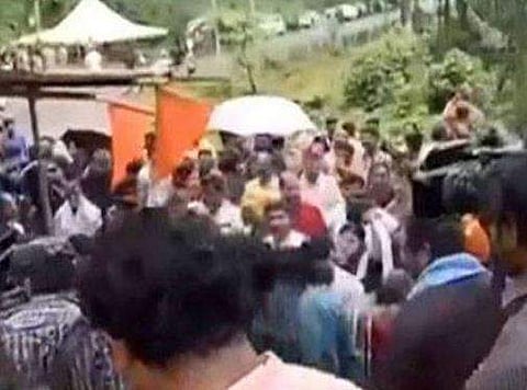 സംഘര്‍ഷ ഭീതി നിറച്ച് ശബരിമലയില്‍ സമര പരമ്പര; സുരക്ഷ ശക്തമാക്കി, വനിതാ ഉദ്യോഗസ്ഥര്‍ക്കും അവലോകന യോഗത്തിനെത്താന്‍ നിര്‍ദേശം