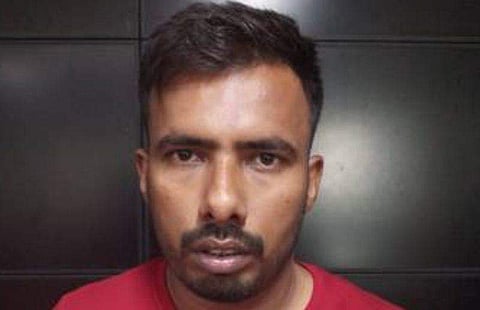 റെയില്‍വേ ചീഫ് എക്‌സാമിനറായി ചമഞ്ഞു, വിശ്വസിപ്പിക്കാന്‍ പരീക്ഷ നടത്തി; 300 പേരില്‍ നിന്ന് 10 കോടി വെട്ടിച്ച തട്ടിപ്പുകാരന്റെ കഥ ഇങ്ങനെ 