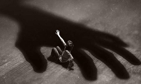 പ്രായപൂര്‍ത്തിയാകാത്ത പെണ്‍കുട്ടികളെ ആശ്രമത്തില്‍ വച്ച് 'ബാബ' തുടര്‍ച്ചയായി ബലാത്സംഗം ചെയ്തു; കേസ്‌; ആള്‍ ദൈവം ഒളിവില്‍